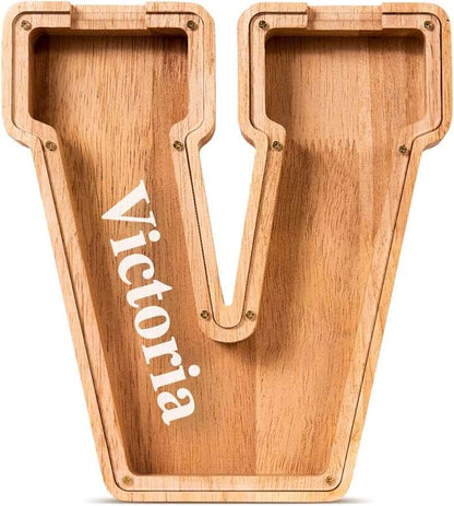 Handgefertigte Holz-Spardose in Buchstabenform (personalisierbar)
