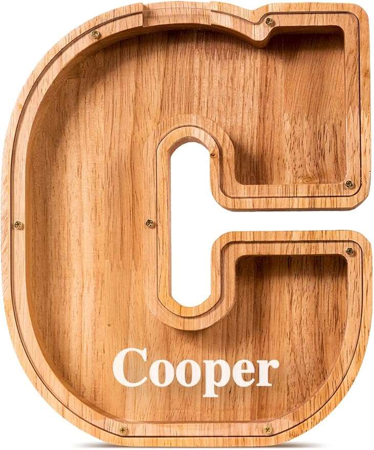 Handgefertigte Holz-Spardose in Buchstabenform (personalisierbar)