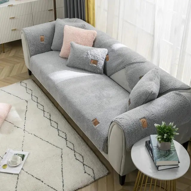 Anti-Kratz Polstermöbel Schutz im Lammfell-Design