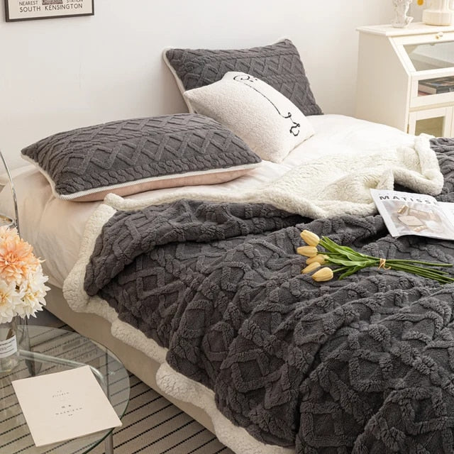 Gestrickte Sherpa Decken - gefüttert & mit Plüschinnenseite